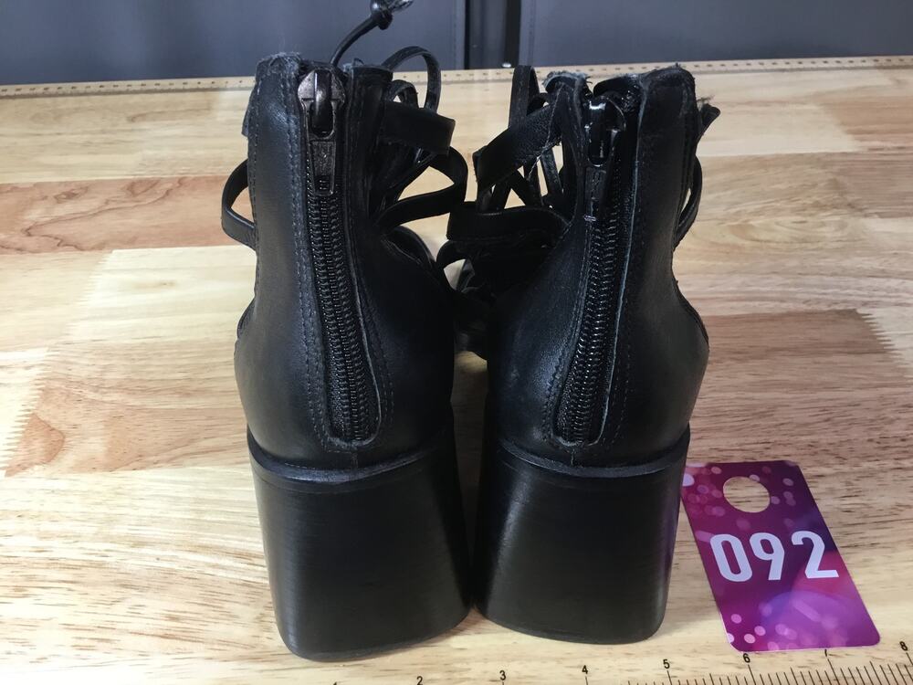 Steve Madden Cherri 30 Gladiator Sandals Women's Black Leather Strappy Open Toe